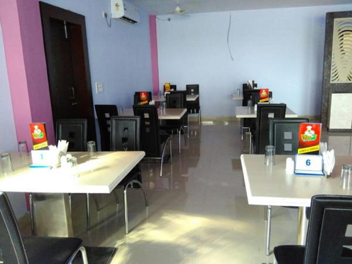 Hotel Blue Star Datia Exterior foto